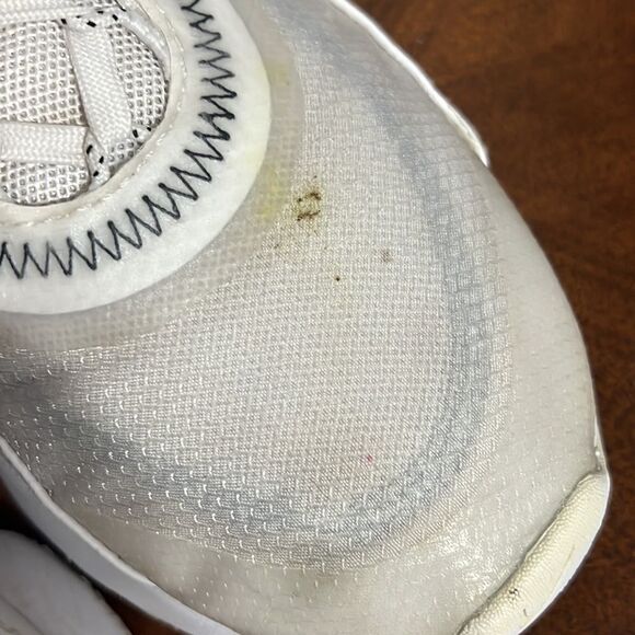 🔥 NIKE AIR MAX 2090 Women’s Running Shoes White/Opaque - Sz 9 - Good Condition - Picture 11 of 12